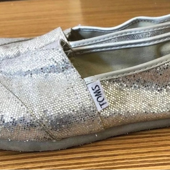 Silver Glitter Toms Shoes-size 6 - Picture 5 of 8